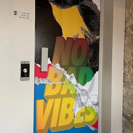 Hotel Sutrooms *
