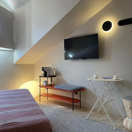 Sutrooms Hotel *