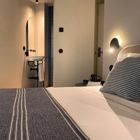 Sutrooms *