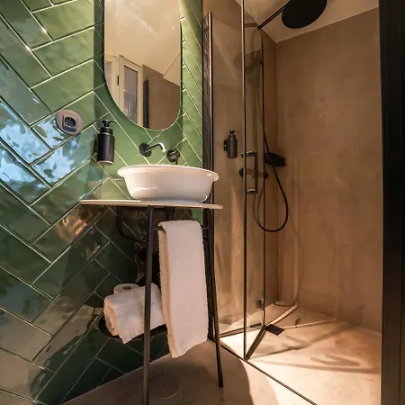 Sutrooms