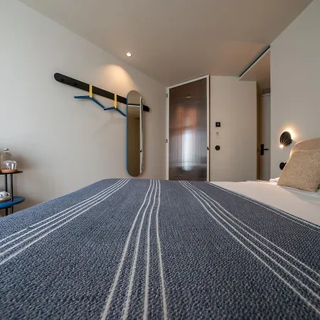 Hotel Sutrooms